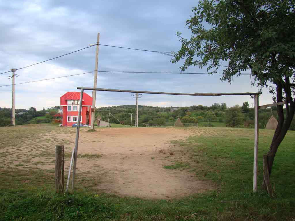 Foto teren de fotbal - Preluca Noua (c) eMaramures.ro